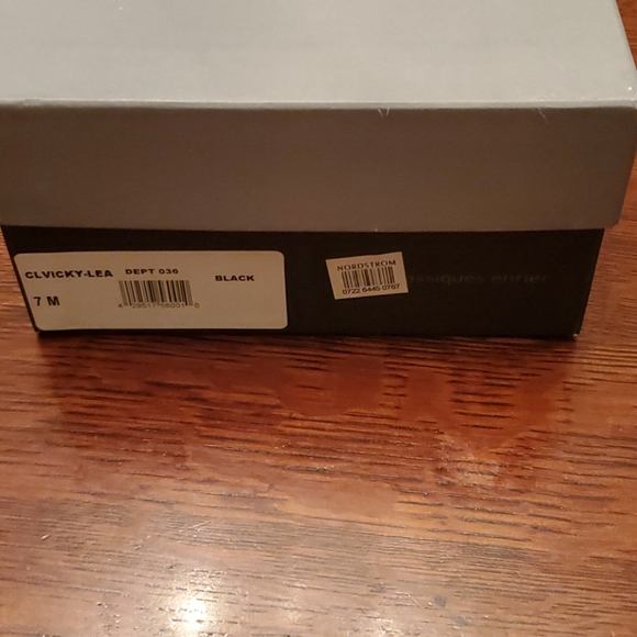 Classiques Entier black banded pumps - Picture 8 of 9